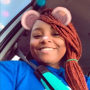 Meet your Posher, Alexis